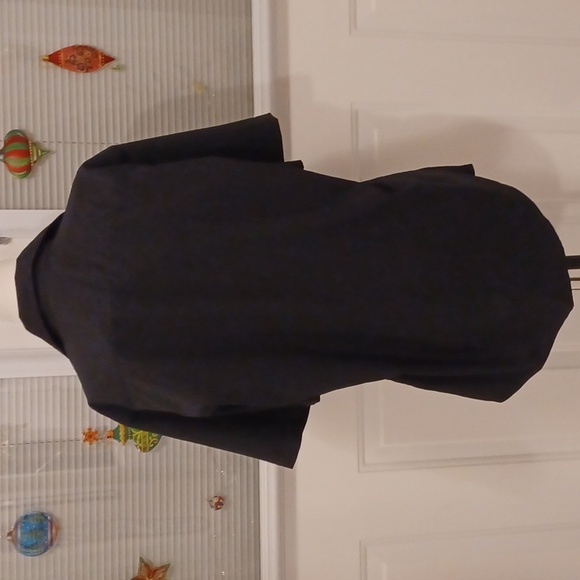 4/$60 Black Short Sleeve Dress Shirt - Size Small - Picture 4 of 7